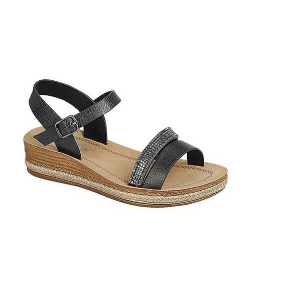 Forever - Black Bedazzled-Strap Forward Sandal - Girls - Picture 2 of 7